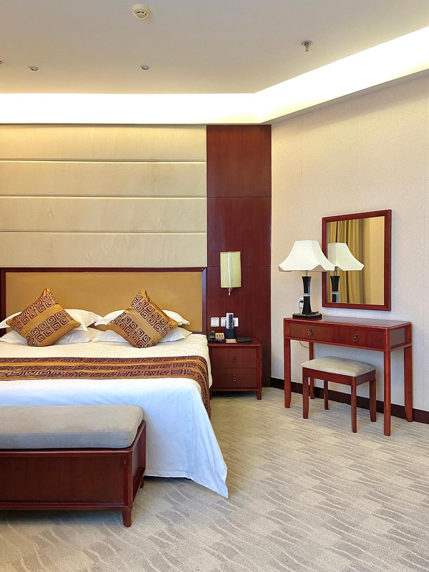 Beijing Palace Soluxe Hotel Astana Exterior foto A bedroom