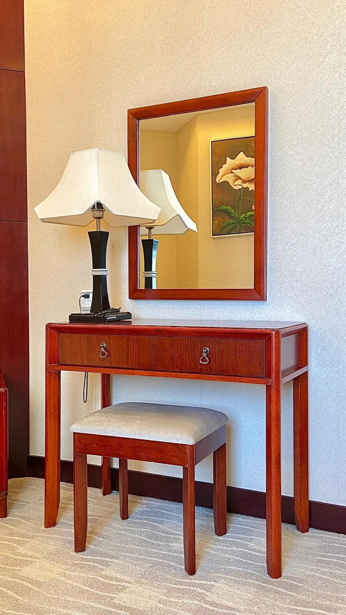 Beijing Palace Soluxe Hotel Astana Exterior foto A dressing table
