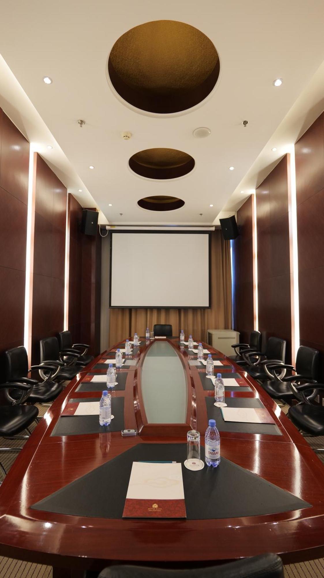 Beijing Palace Soluxe Hotel Astana Exterior foto A meeting room